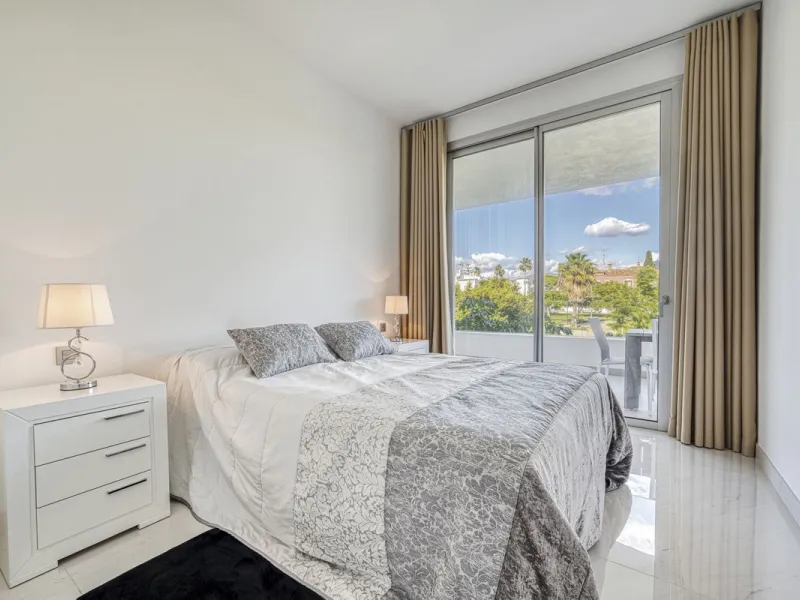 Price drop for a quick sale, great opportunity!! Immaculate unit in a superb location, walking distance to the wonderful beaches of Costalita (15 mn) and to a commercial area (5mn) with everything you need: supermarkets, restaurants, cafés, pharmacy, bank