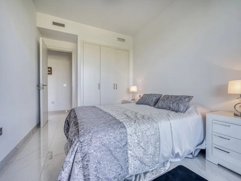 Price drop for a quick sale, great opportunity!! Immaculate unit in a superb location, walking distance to the wonderful beaches of Costalita (15 mn) and to a commercial area (5mn) with everything you need: supermarkets, restaurants, cafés, pharmacy, bank