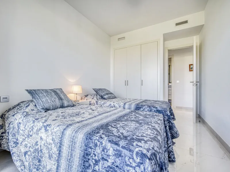 Price drop for a quick sale, great opportunity!! Immaculate unit in a superb location, walking distance to the wonderful beaches of Costalita (15 mn) and to a commercial area (5mn) with everything you need: supermarkets, restaurants, cafés, pharmacy, bank