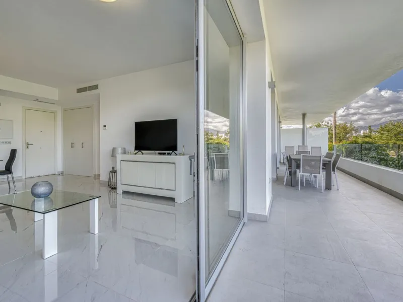 Price drop for a quick sale, great opportunity!! Immaculate unit in a superb location, walking distance to the wonderful beaches of Costalita (15 mn) and to a commercial area (5mn) with everything you need: supermarkets, restaurants, cafés, pharmacy, bank