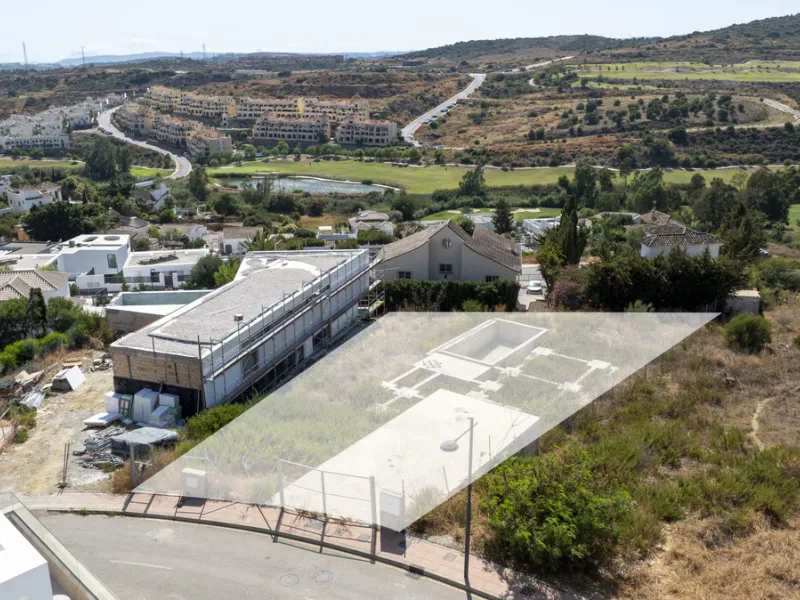 Plot - Land в продаже в Estepona, Málaga. Площадь участка 880 м²