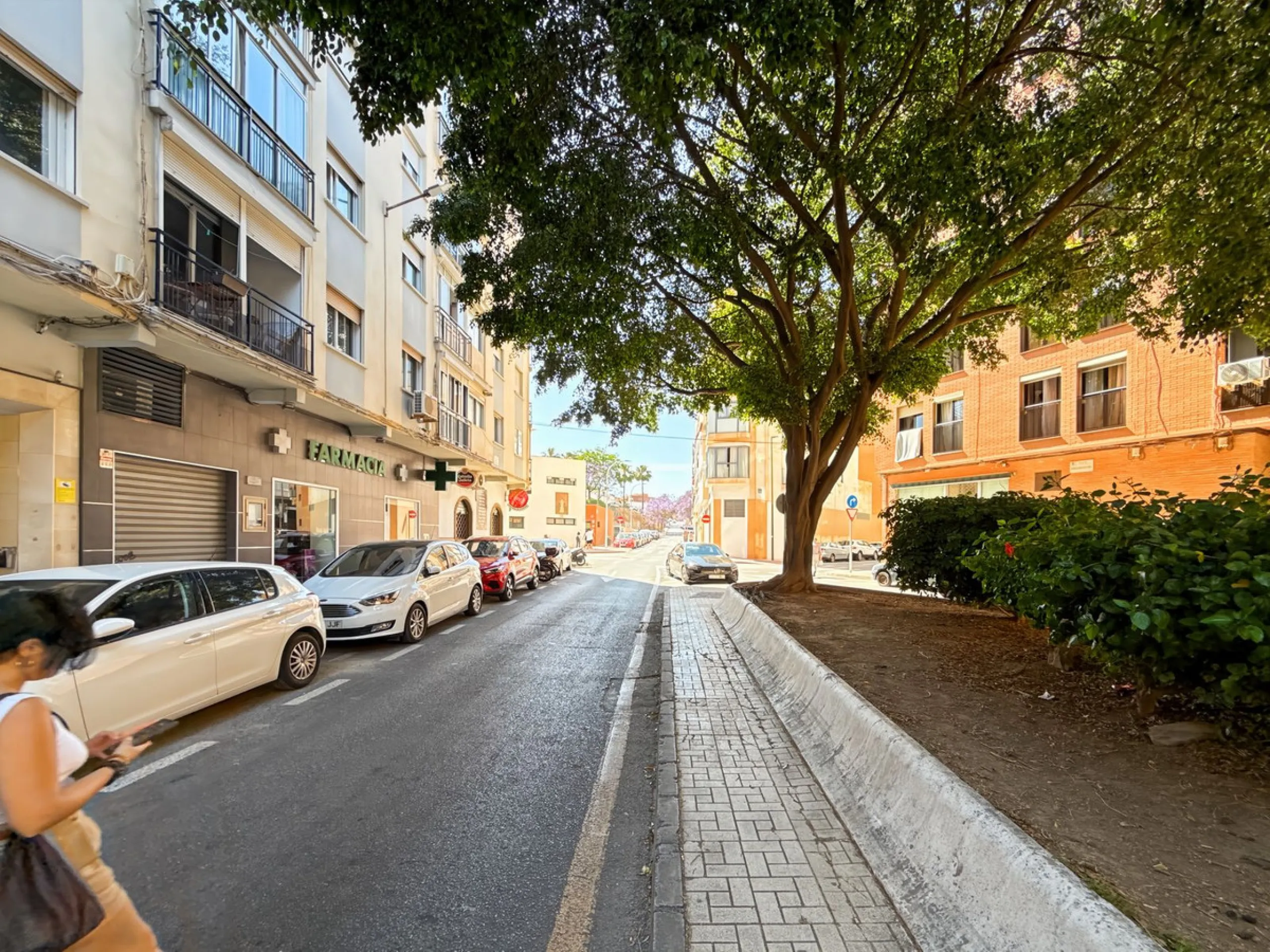 In the vibrant heart of Málaga, in the emblematic El Ejido neighborhood, there's a home like no other. A place that offers not just space, but stories to be written, moments to be lived, and light… endless light. Located on the fifth floor of a building w