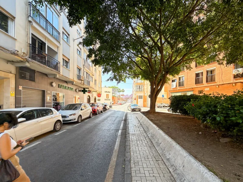 In the vibrant heart of Málaga, in the emblematic El Ejido neighborhood, there's a home like no other. A place that offers not just space, but stories to be written, moments to be lived, and light… endless light. Located on the fifth floor of a building w