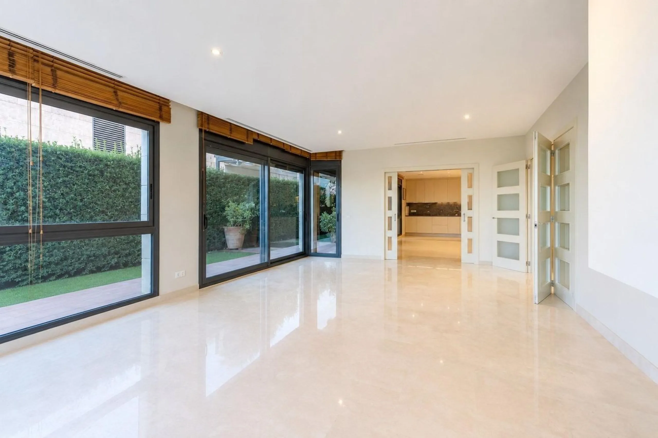 Villa contemporánea con piscina en Esplugues de Llobregat, Barcelona
