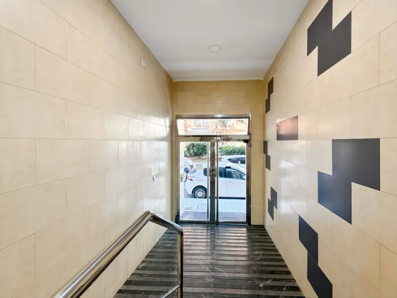In the vibrant heart of Málaga, in the emblematic El Ejido neighborhood, there's a home like no other. A place that offers not just space, but stories to be written, moments to be lived, and light… endless light. Located on the fifth floor of a building w