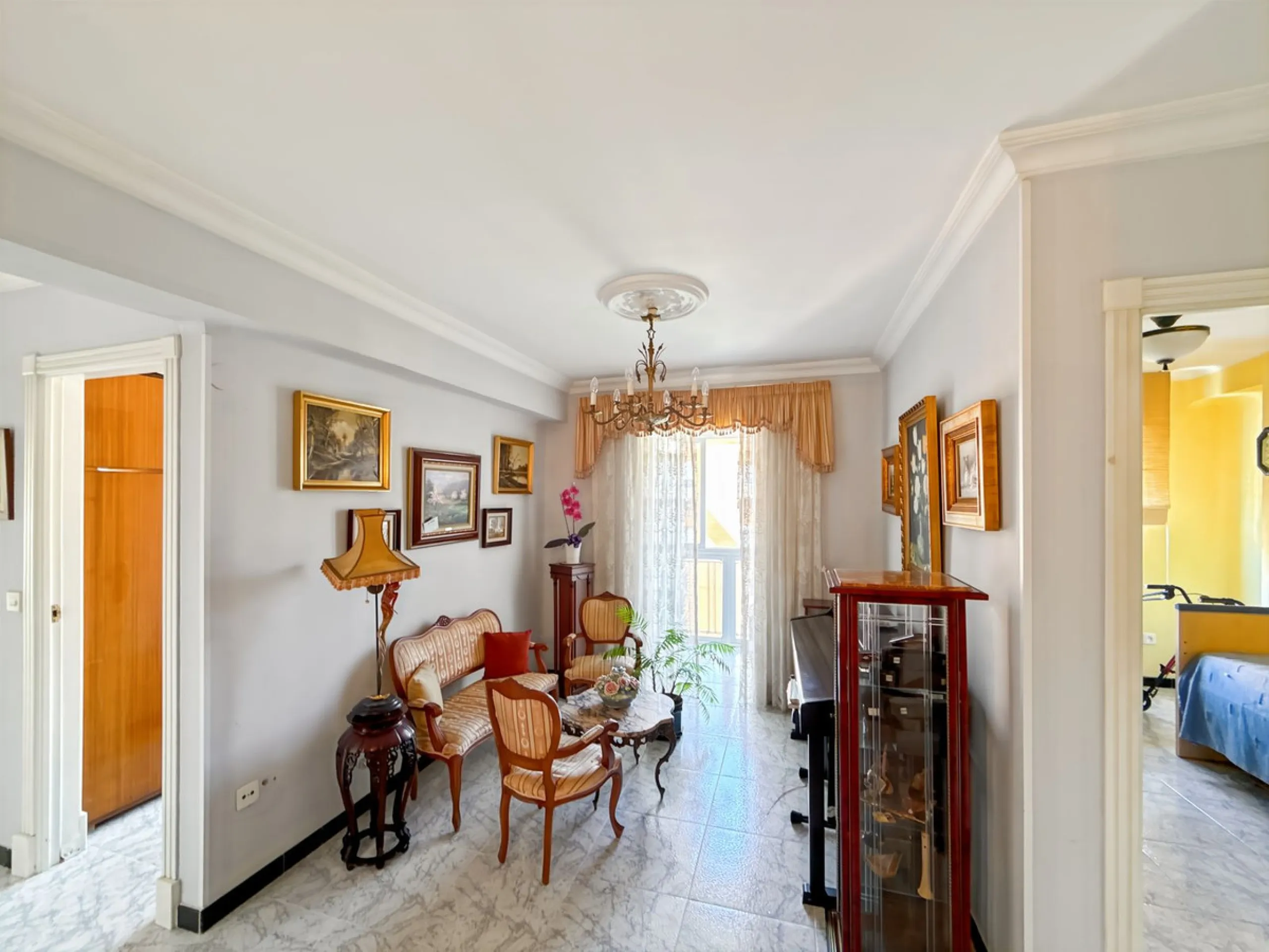 In the vibrant heart of Málaga, in the emblematic El Ejido neighborhood, there's a home like no other. A place that offers not just space, but stories to be written, moments to be lived, and light… endless light. Located on the fifth floor of a building w