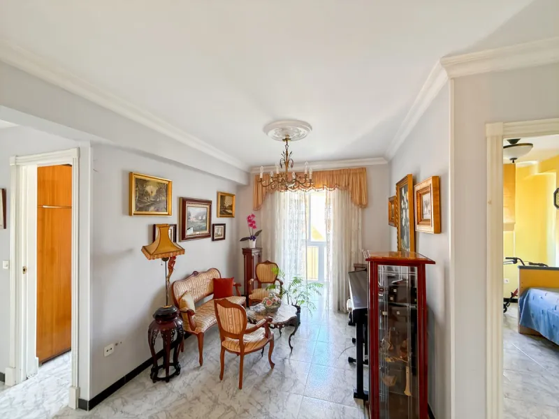 In the vibrant heart of Málaga, in the emblematic El Ejido neighborhood, there's a home like no other. A place that offers not just space, but stories to be written, moments to be lived, and light… endless light. Located on the fifth floor of a building w