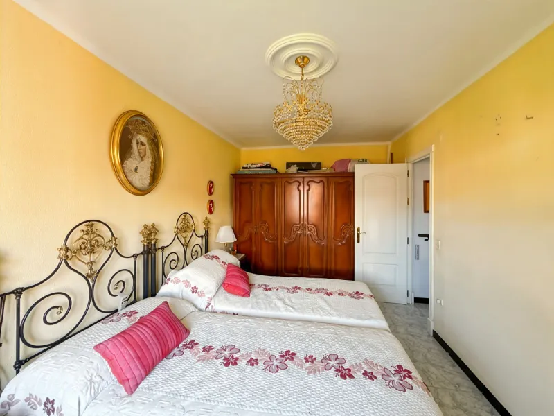 In the vibrant heart of Málaga, in the emblematic El Ejido neighborhood, there's a home like no other. A place that offers not just space, but stories to be written, moments to be lived, and light… endless light. Located on the fifth floor of a building w