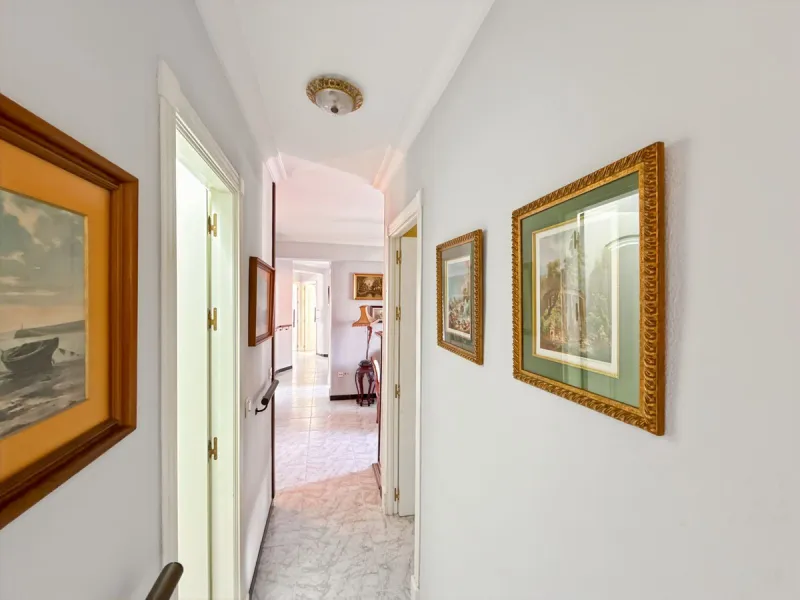 In the vibrant heart of Málaga, in the emblematic El Ejido neighborhood, there's a home like no other. A place that offers not just space, but stories to be written, moments to be lived, and light… endless light. Located on the fifth floor of a building w