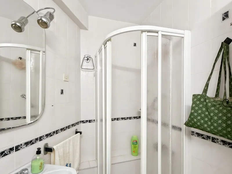 In the vibrant heart of Málaga, in the emblematic El Ejido neighborhood, there's a home like no other. A place that offers not just space, but stories to be written, moments to be lived, and light… endless light. Located on the fifth floor of a building w
