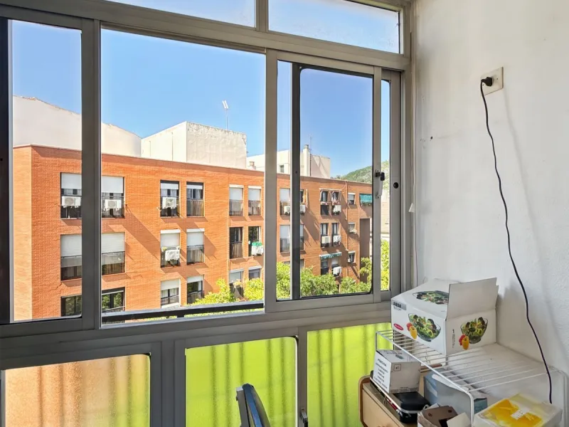 In the vibrant heart of Málaga, in the emblematic El Ejido neighborhood, there's a home like no other. A place that offers not just space, but stories to be written, moments to be lived, and light… endless light. Located on the fifth floor of a building w