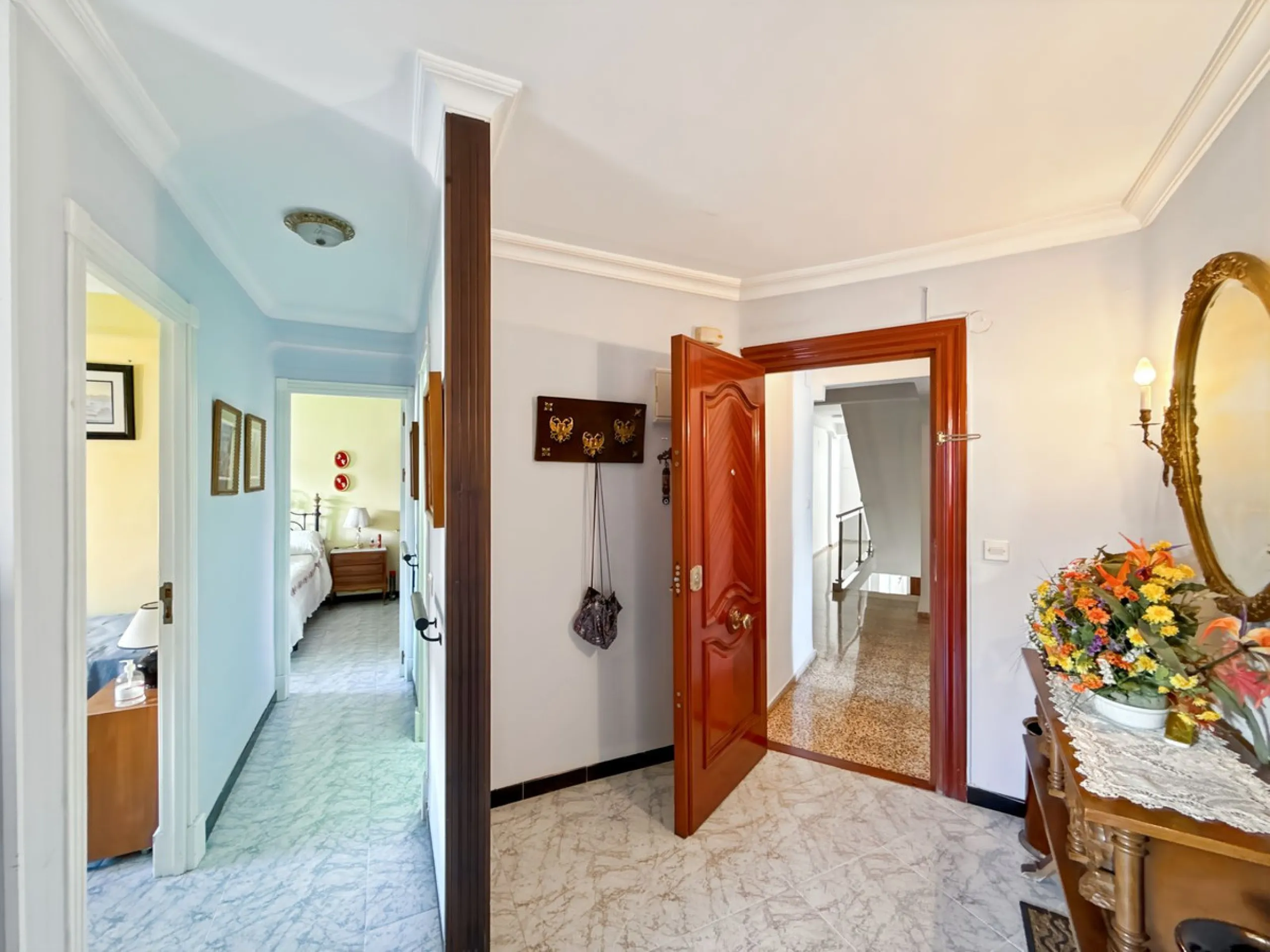 In the vibrant heart of Málaga, in the emblematic El Ejido neighborhood, there's a home like no other. A place that offers not just space, but stories to be written, moments to be lived, and light… endless light. Located on the fifth floor of a building w