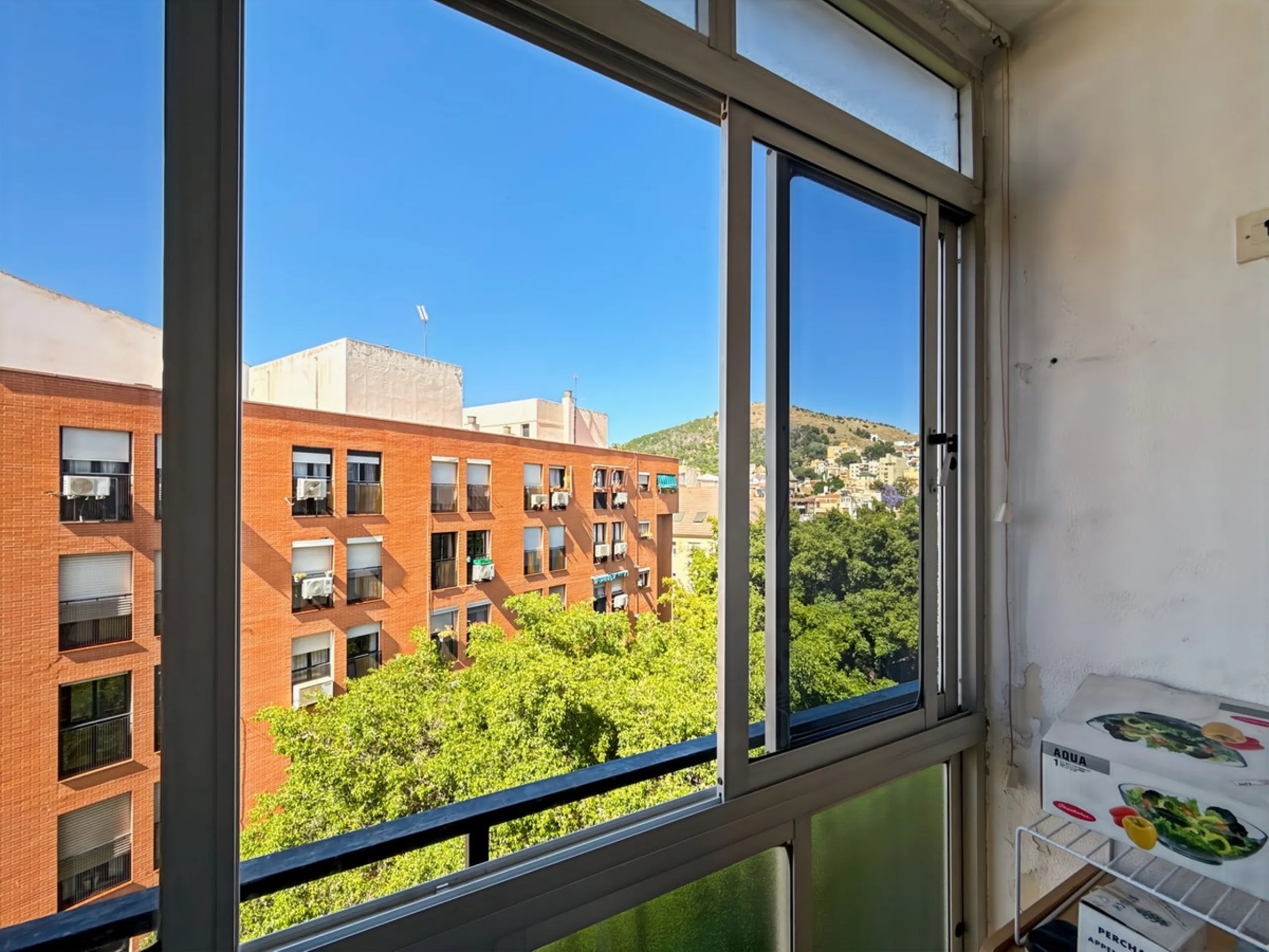 In the vibrant heart of Málaga, in the emblematic El Ejido neighborhood, there's a home like no other. A place that offers not just space, but stories to be written, moments to be lived, and light… endless light. Located on the fifth floor of a building w