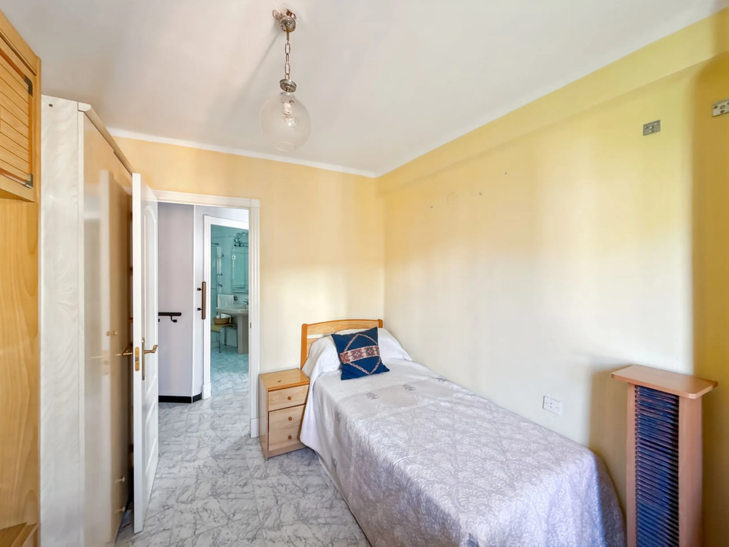 In the vibrant heart of Málaga, in the emblematic El Ejido neighborhood, there's a home like no other. A place that offers not just space, but stories to be written, moments to be lived, and light… endless light. Located on the fifth floor of a building w