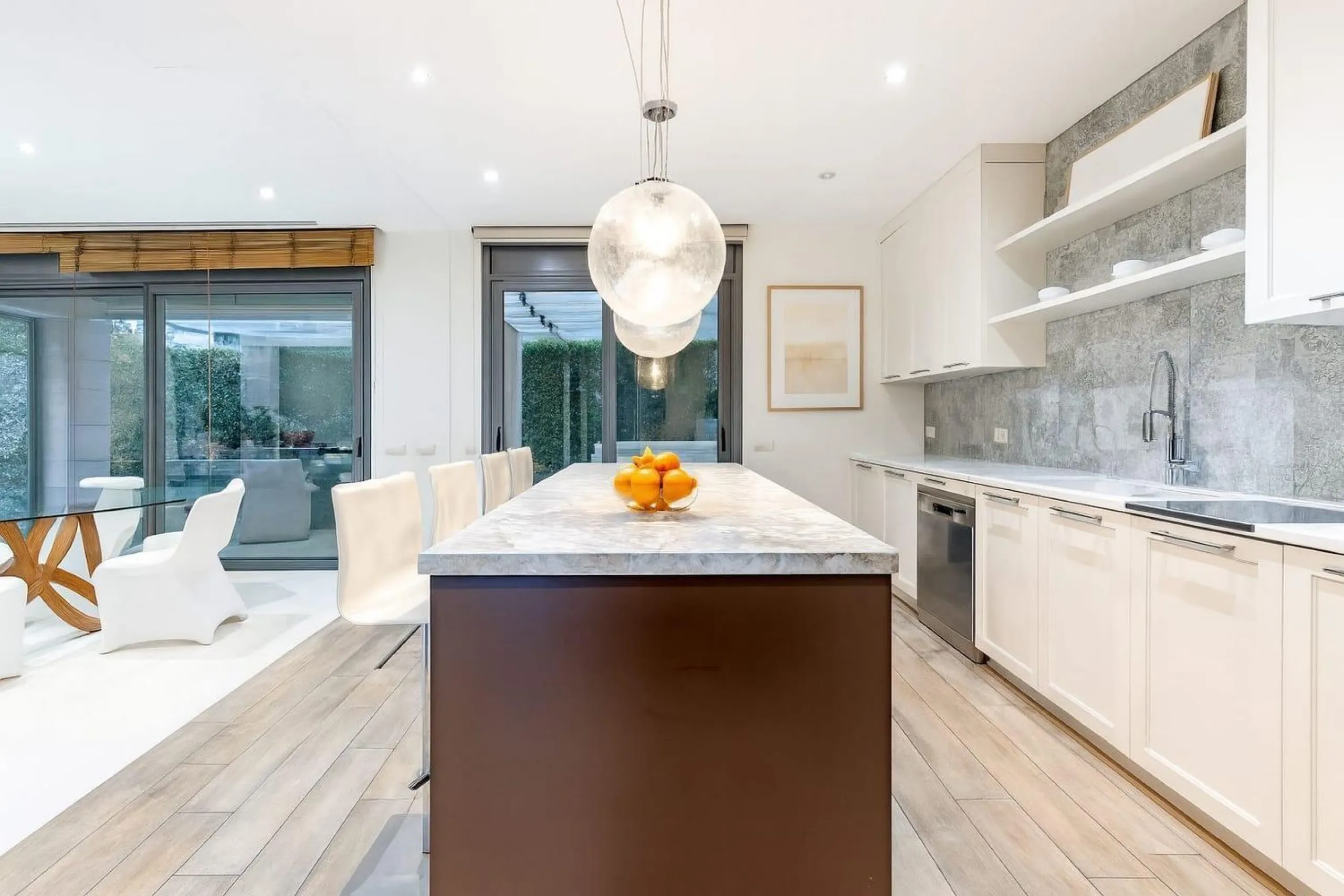 Villa contemporánea con piscina en Esplugues de Llobregat, Barcelona