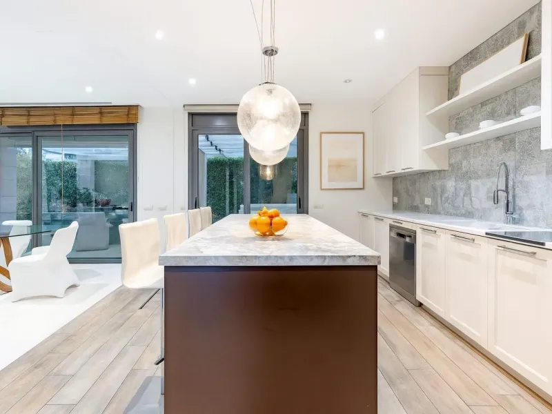 Villa contemporánea con piscina en Esplugues de Llobregat, Barcelona