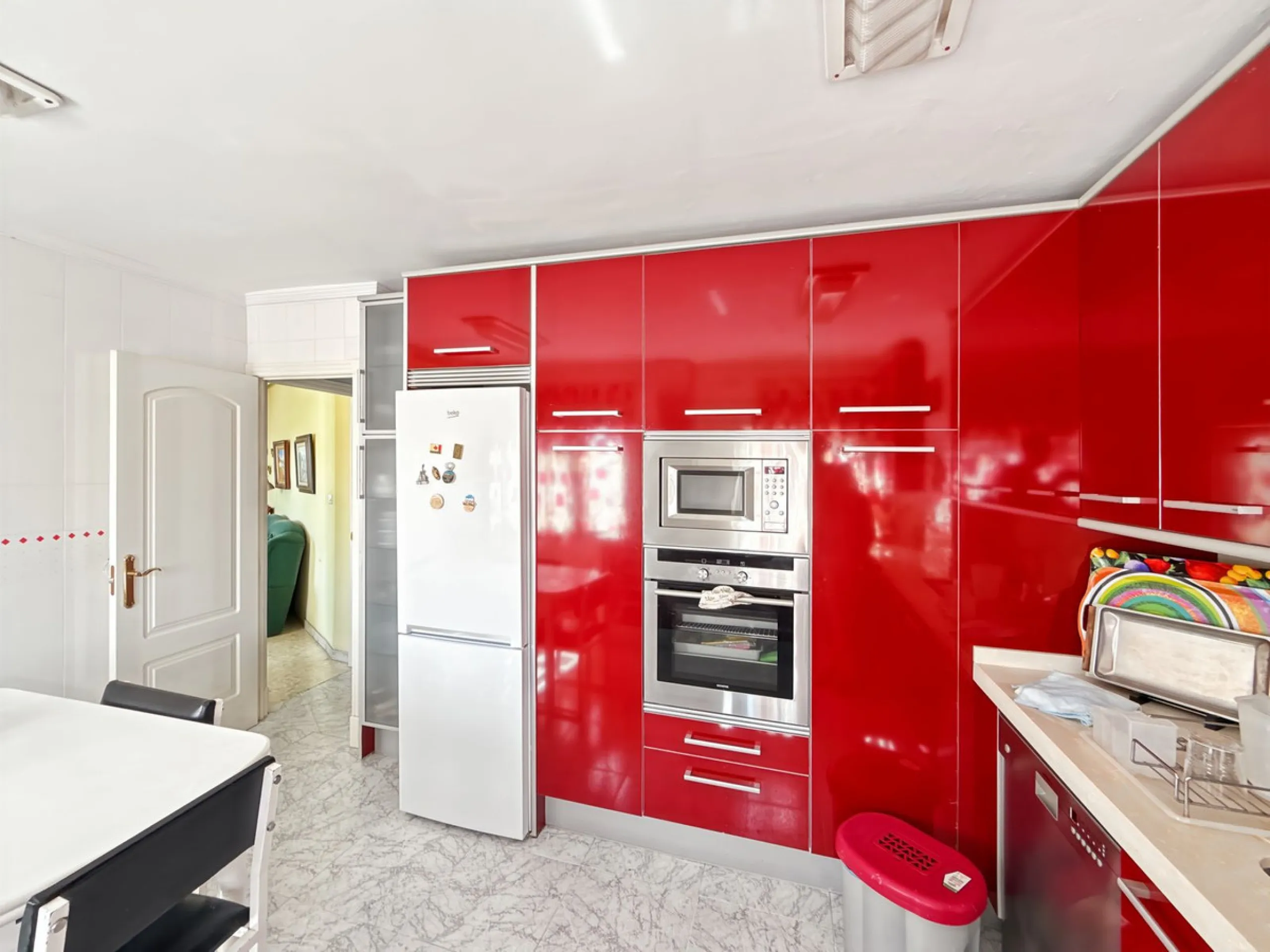 In the vibrant heart of Málaga, in the emblematic El Ejido neighborhood, there's a home like no other. A place that offers not just space, but stories to be written, moments to be lived, and light… endless light. Located on the fifth floor of a building w