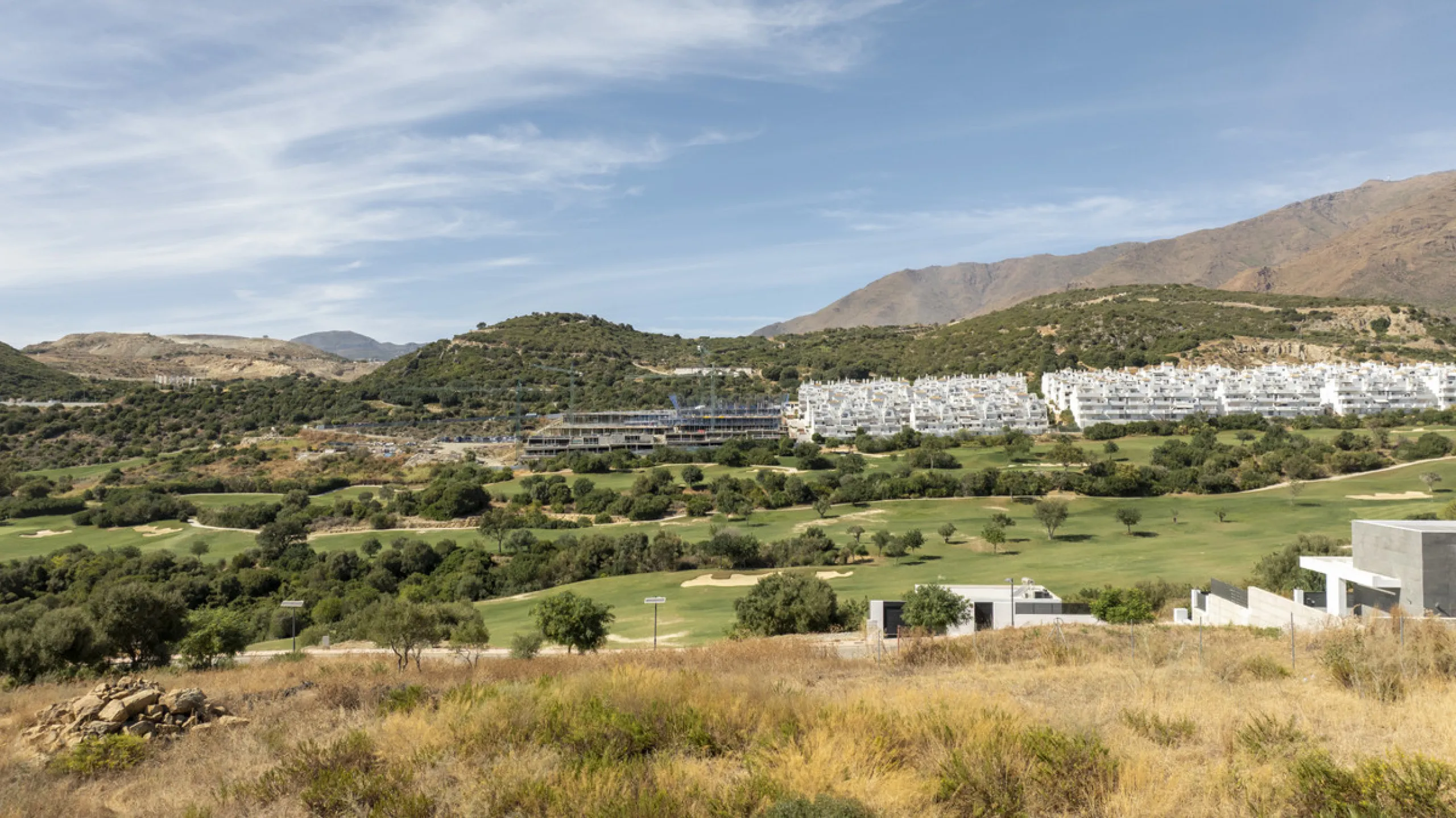 Plot - Land в продаже в Estepona, Málaga. Площадь участка 880 м²
