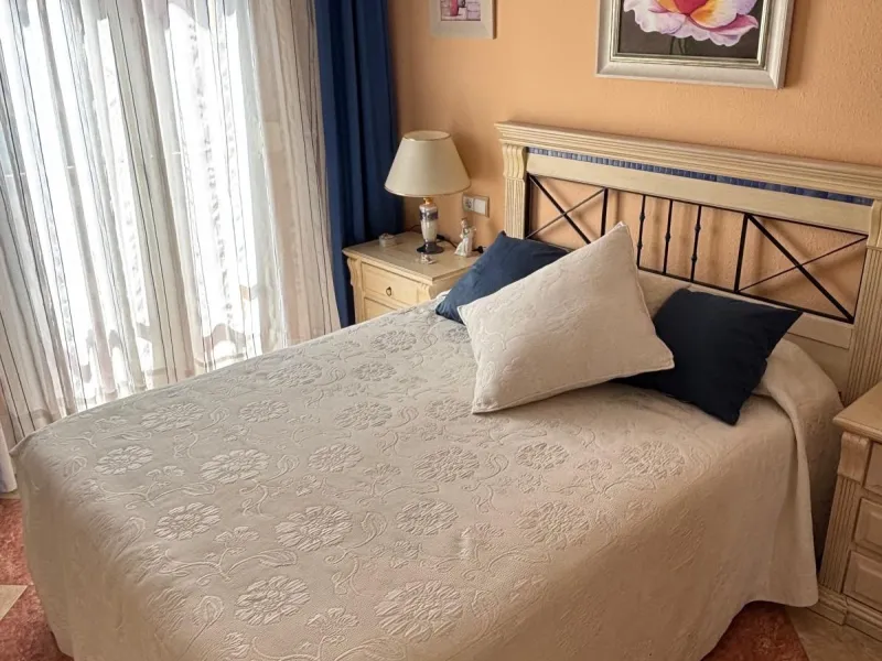 Spacious 4-Bedroom Apartment in Central Málaga – 7th Floor with Prime Location