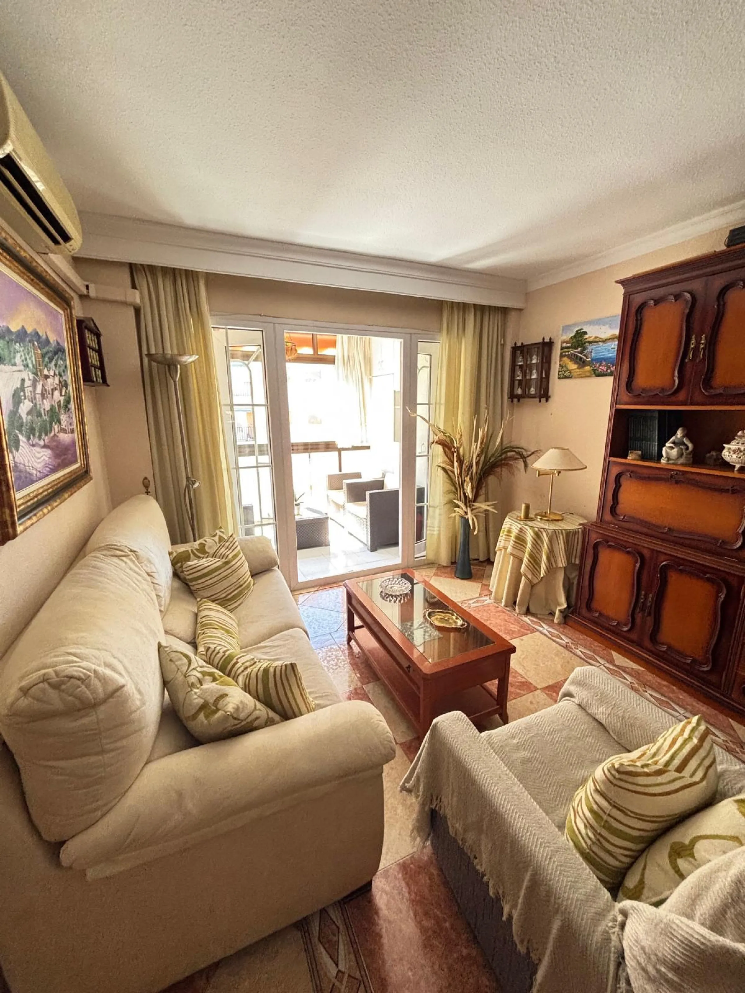 Spacious 4-Bedroom Apartment in Central Málaga – 7th Floor with Prime Location
