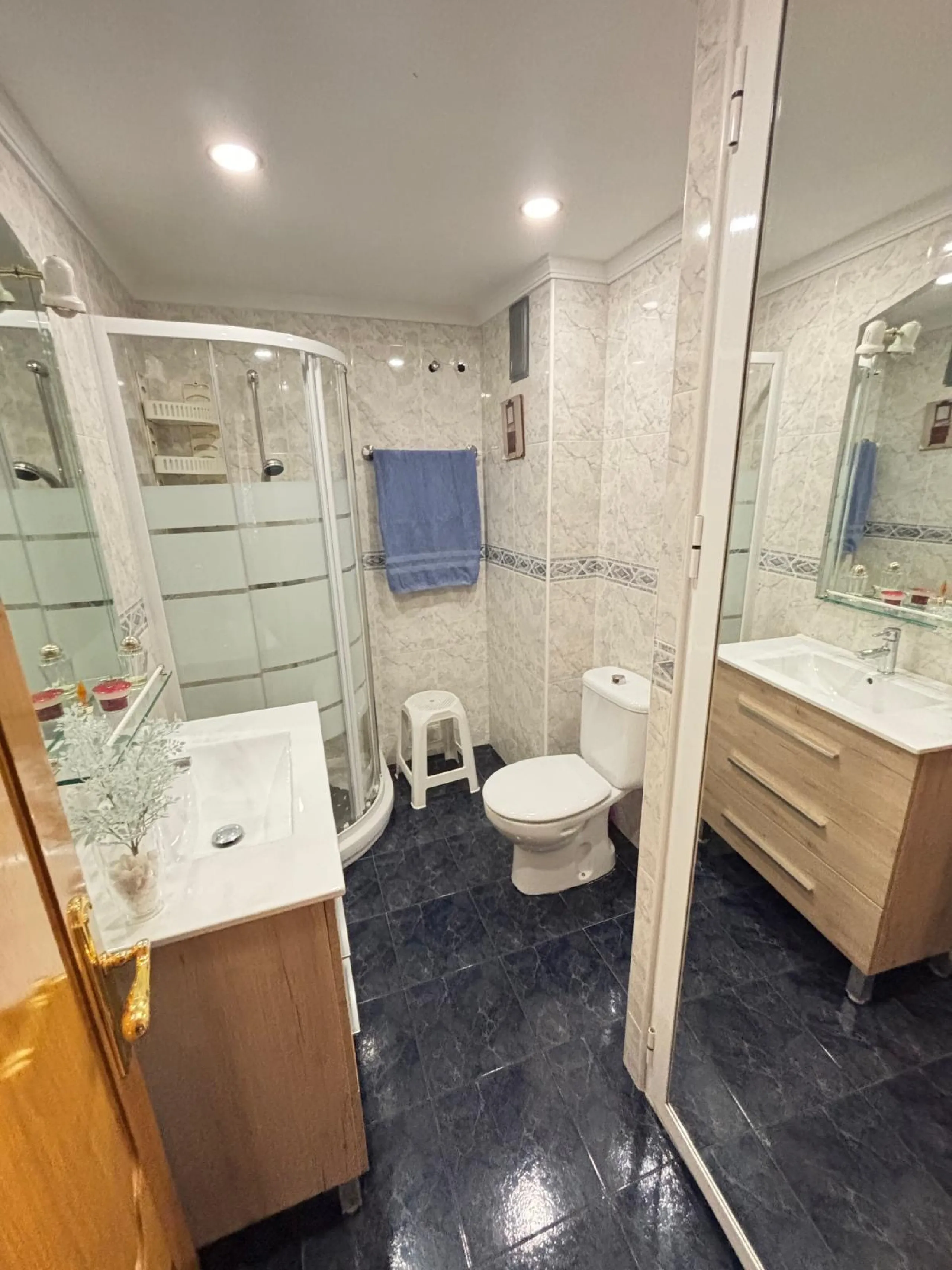 Spacious 4-Bedroom Apartment in Central Málaga – 7th Floor with Prime Location
