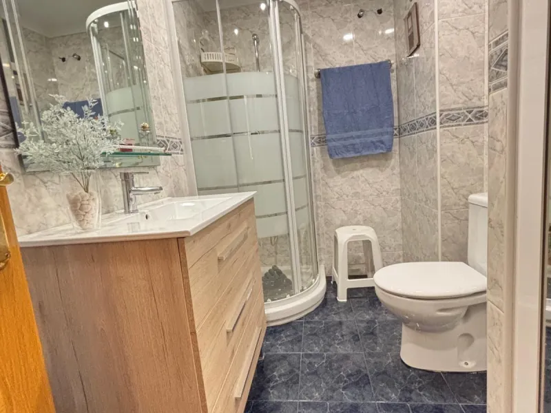 Spacious 4-Bedroom Apartment in Central Málaga – 7th Floor with Prime Location