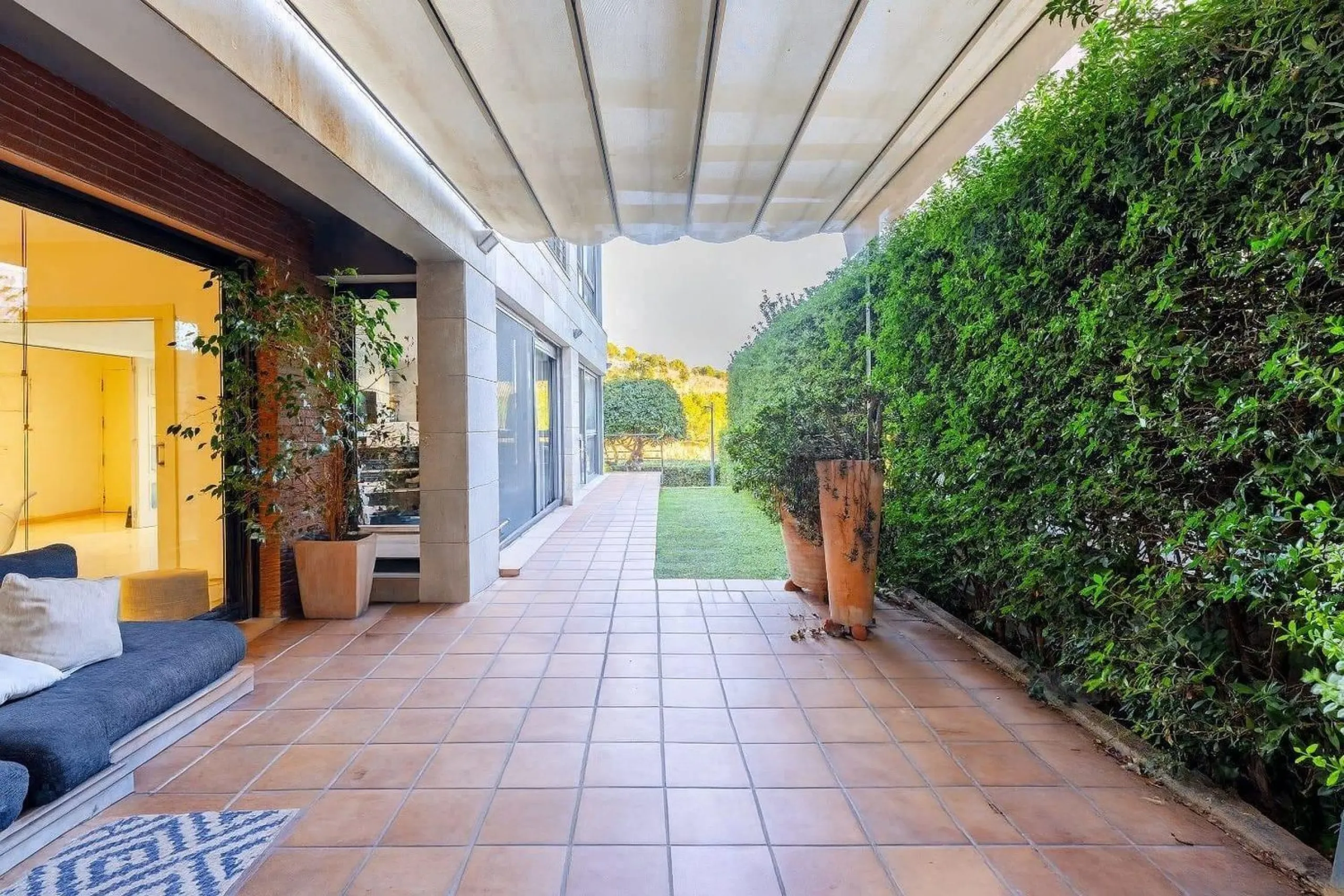 Villa contemporánea con piscina en Esplugues de Llobregat, Barcelona