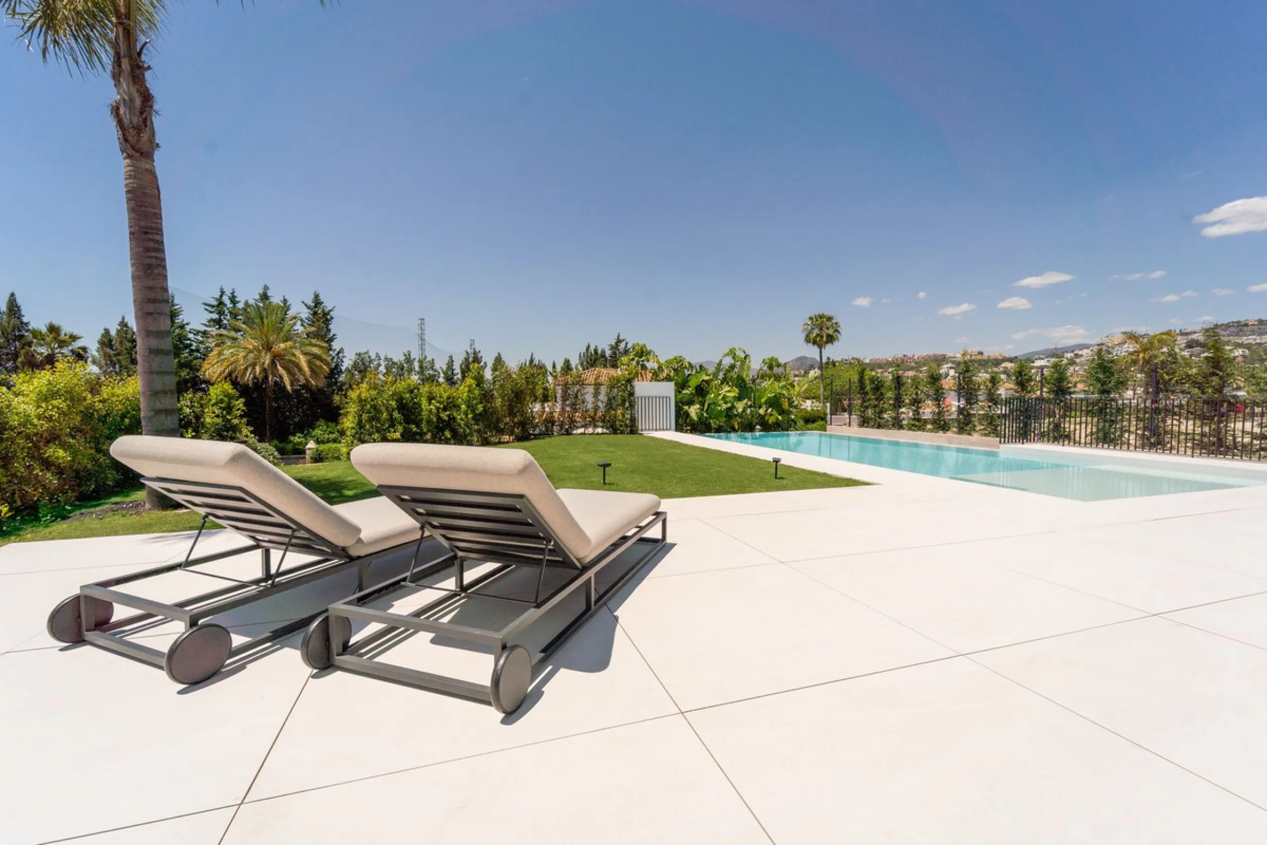 Brand New Villa with Breathtaking Golf & Mountain Views – Los Naranjos Golf, Marbella