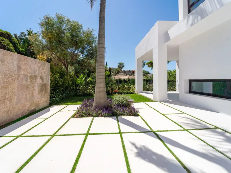 Brand New Villa with Breathtaking Golf & Mountain Views – Los Naranjos Golf, Marbella