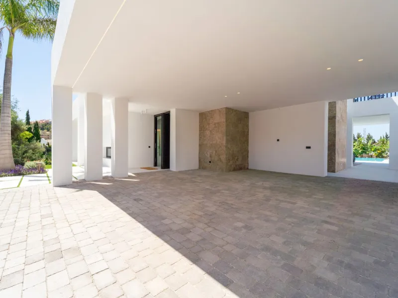 Brand New Villa with Breathtaking Golf & Mountain Views – Los Naranjos Golf, Marbella