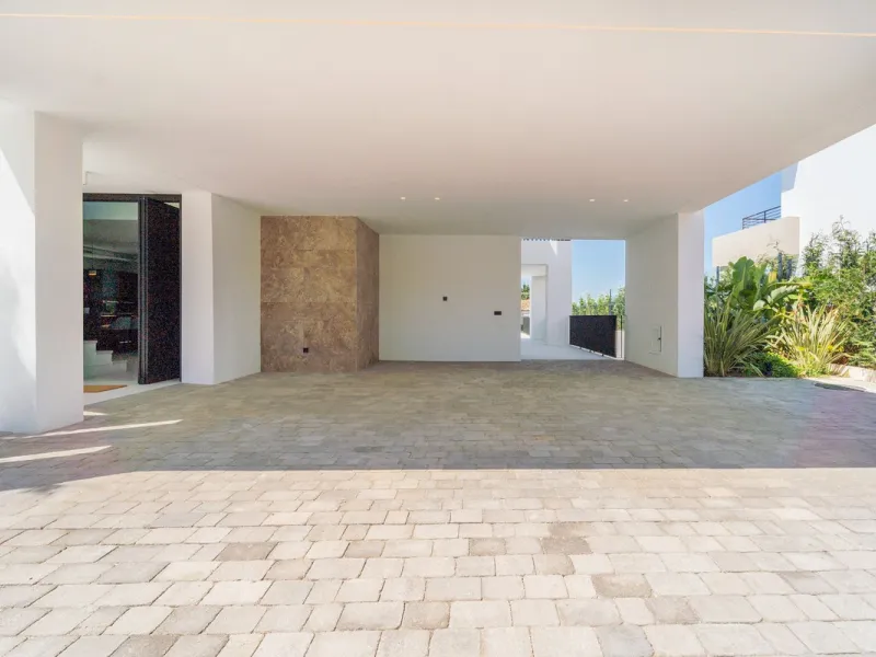 Brand New Villa with Breathtaking Golf & Mountain Views – Los Naranjos Golf, Marbella