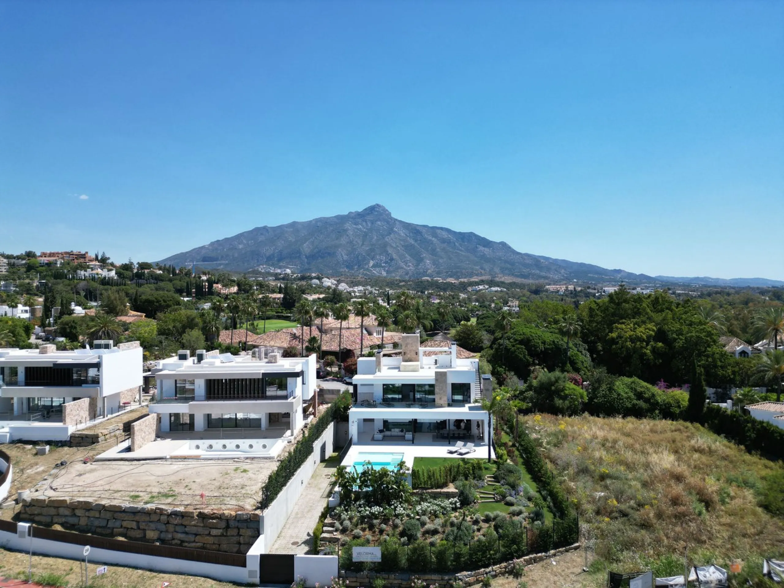 Brand New Villa with Breathtaking Golf & Mountain Views – Los Naranjos Golf, Marbella