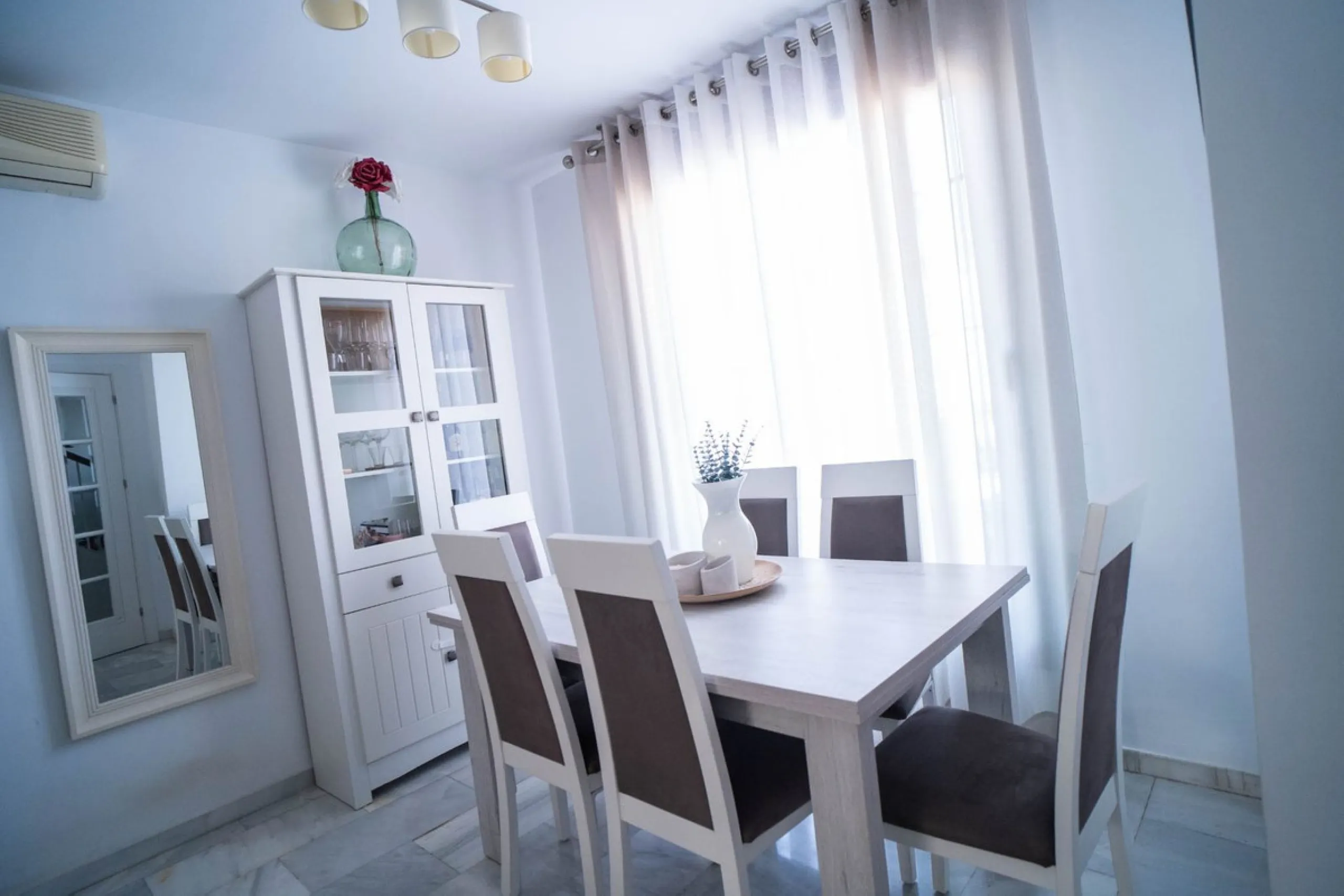 House - Semi-Detached House в продаже в Mijas, Málaga. В доме 6 спален и 3 ванных комнат. Площадь дома 200 м²