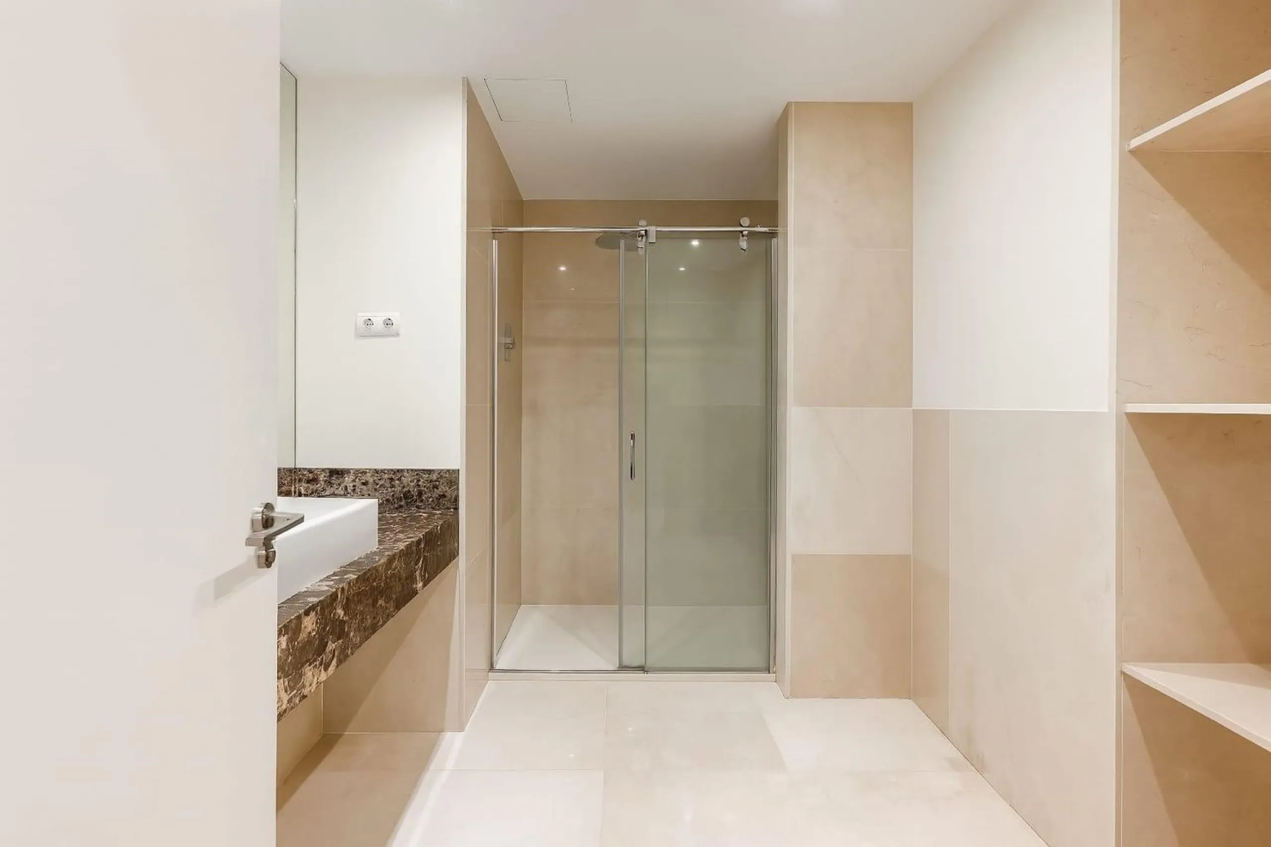 Villa contemporánea con piscina en Esplugues de Llobregat, Barcelona