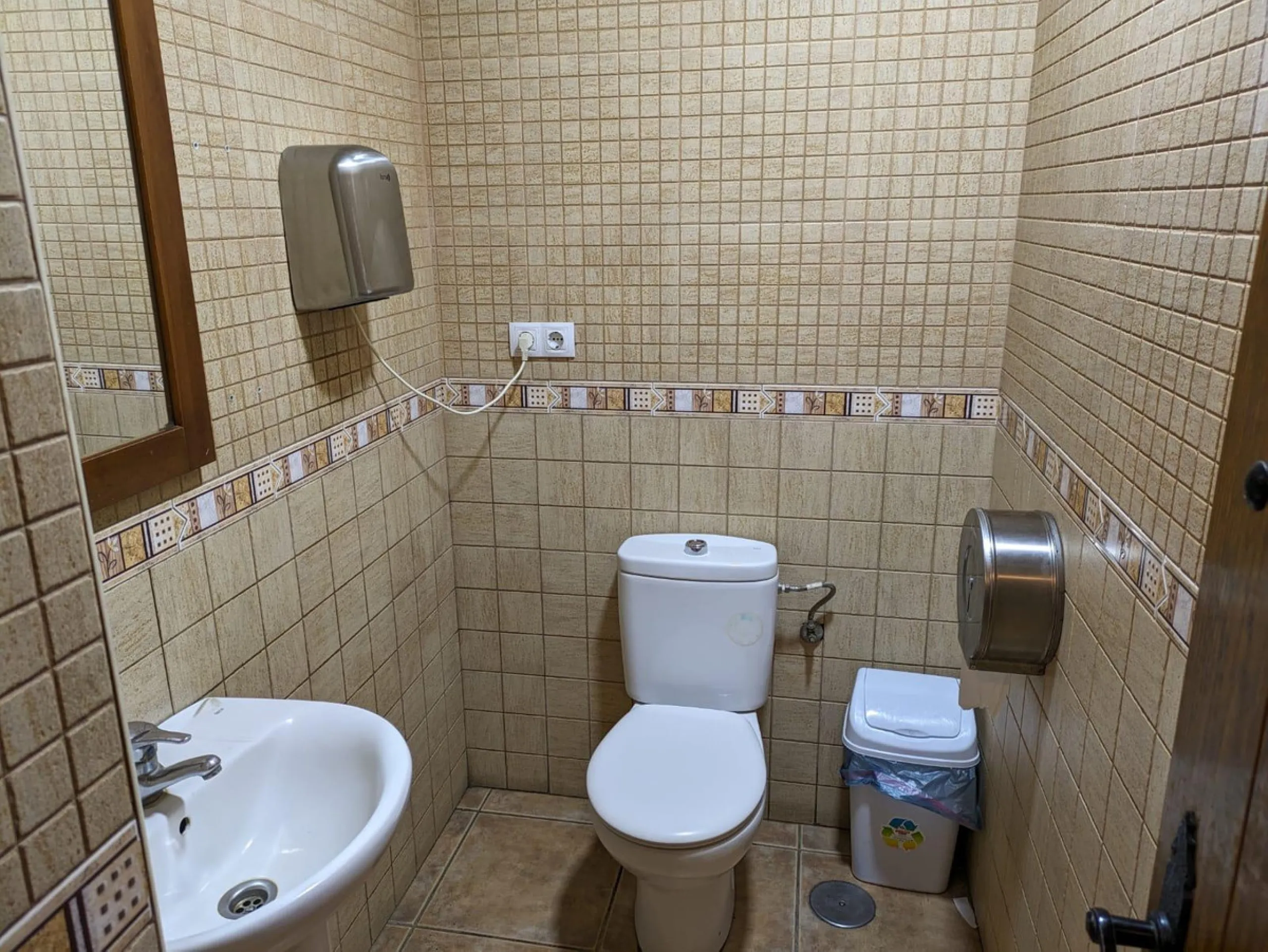 UNMISSABLE OPPORTUNITY IN UNBEATABLE AREA!