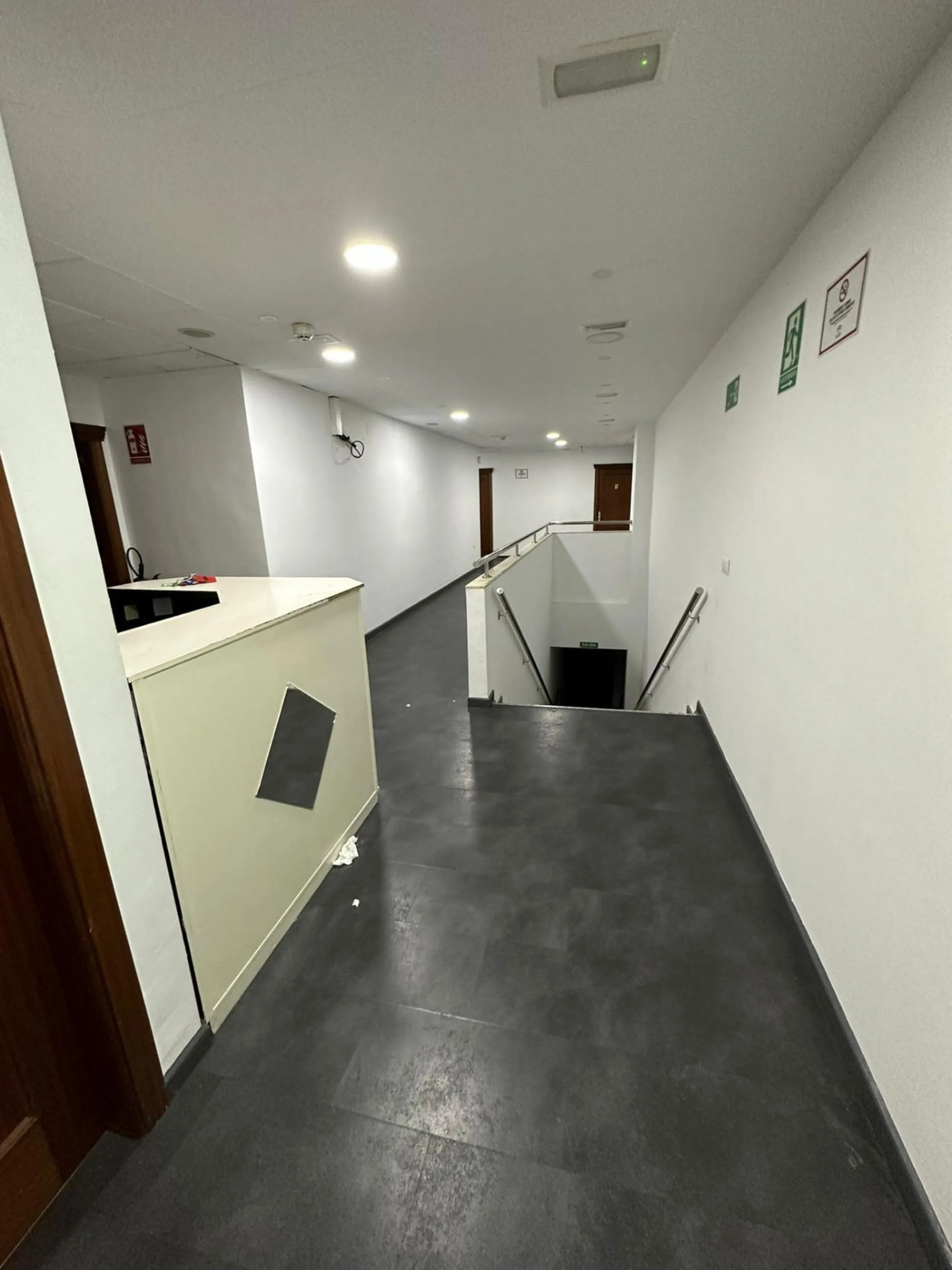 Commercial - Hostel в продаже в Churriana, Málaga. В доме 14 спален и 15 ванных комнат. Площадь дома 1246 м²
