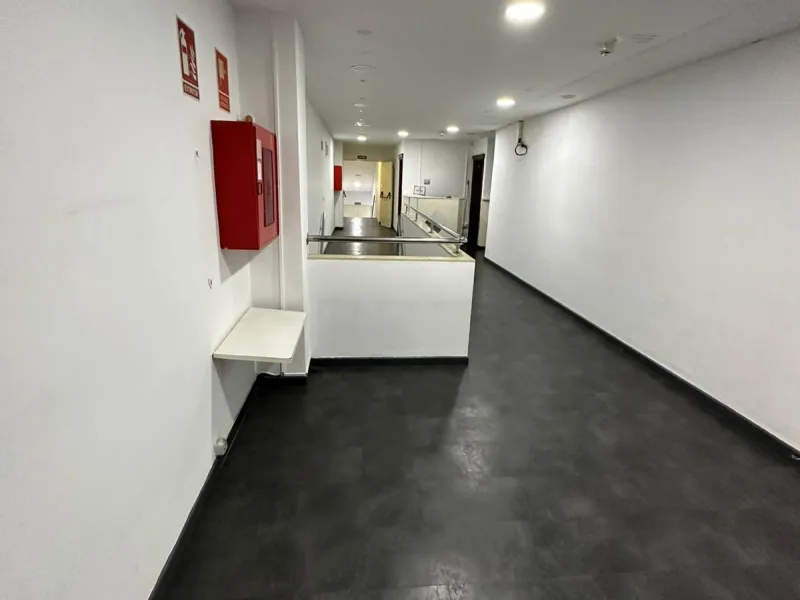 Commercial - Hostel в продаже в Churriana, Málaga. В доме 14 спален и 15 ванных комнат. Площадь дома 1246 м²
