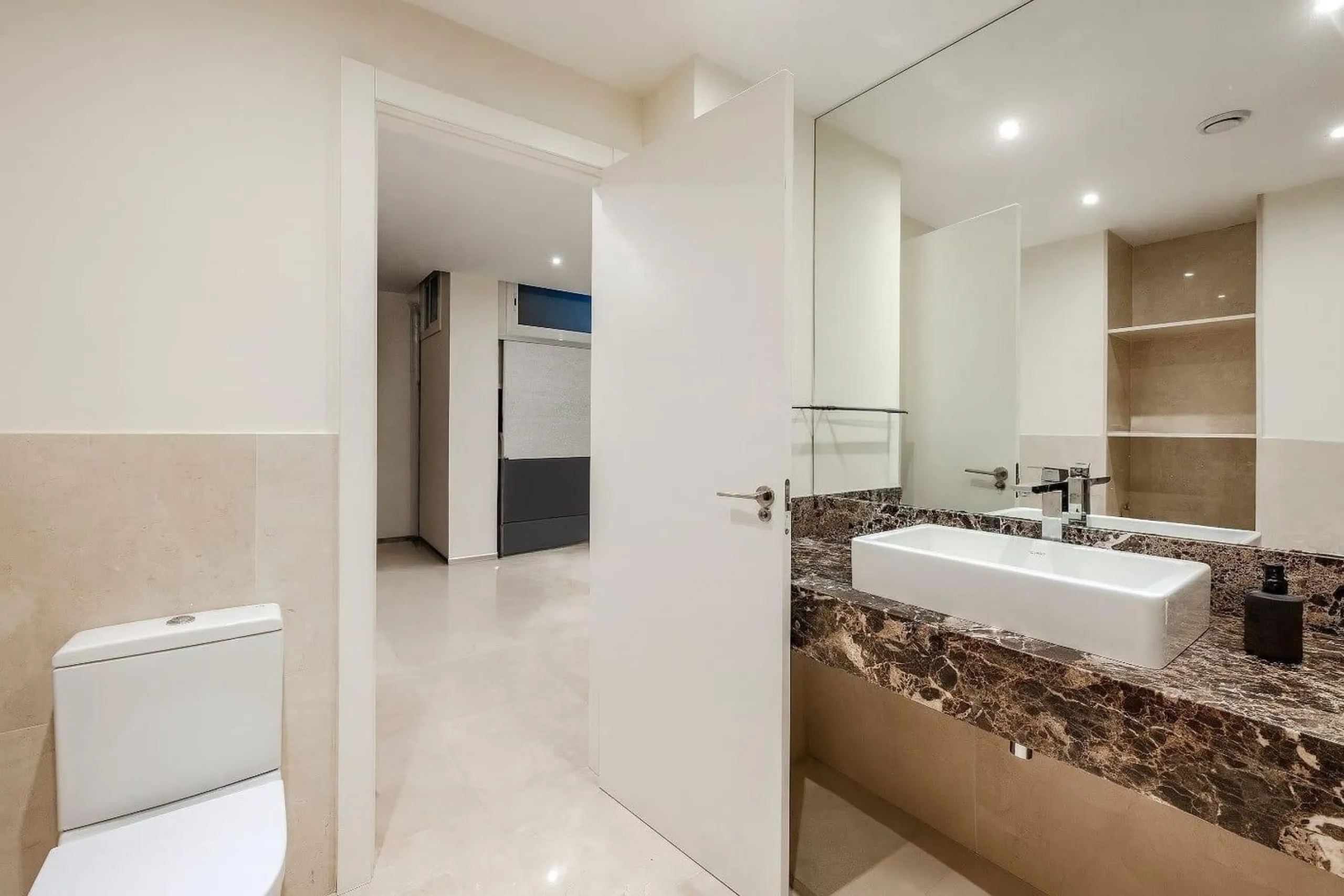 Villa contemporánea con piscina en Esplugues de Llobregat, Barcelona