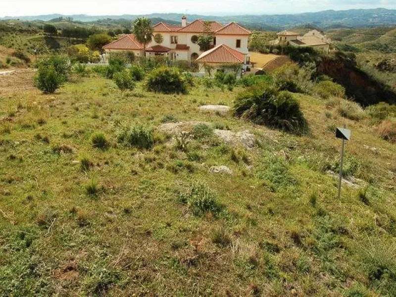 WONDERFUL PLOT FOR SALE IN PRESTIGIOUS RESIDENTIAL COMMUNITY NEAR MIJAS PUEBLO!!