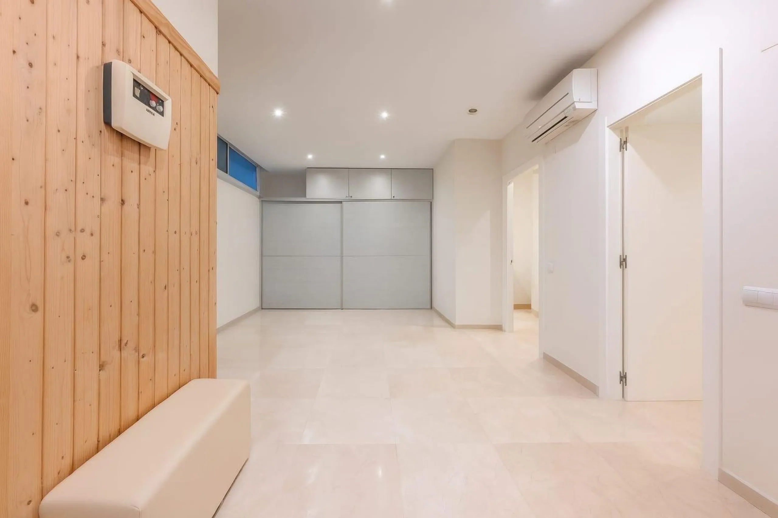Villa contemporánea con piscina en Esplugues de Llobregat, Barcelona
