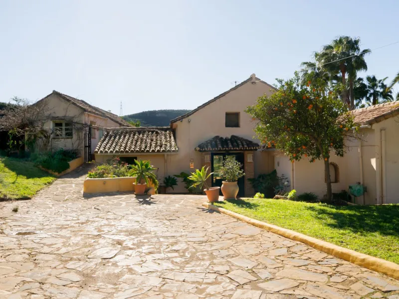 A Charming 4-Bedroom