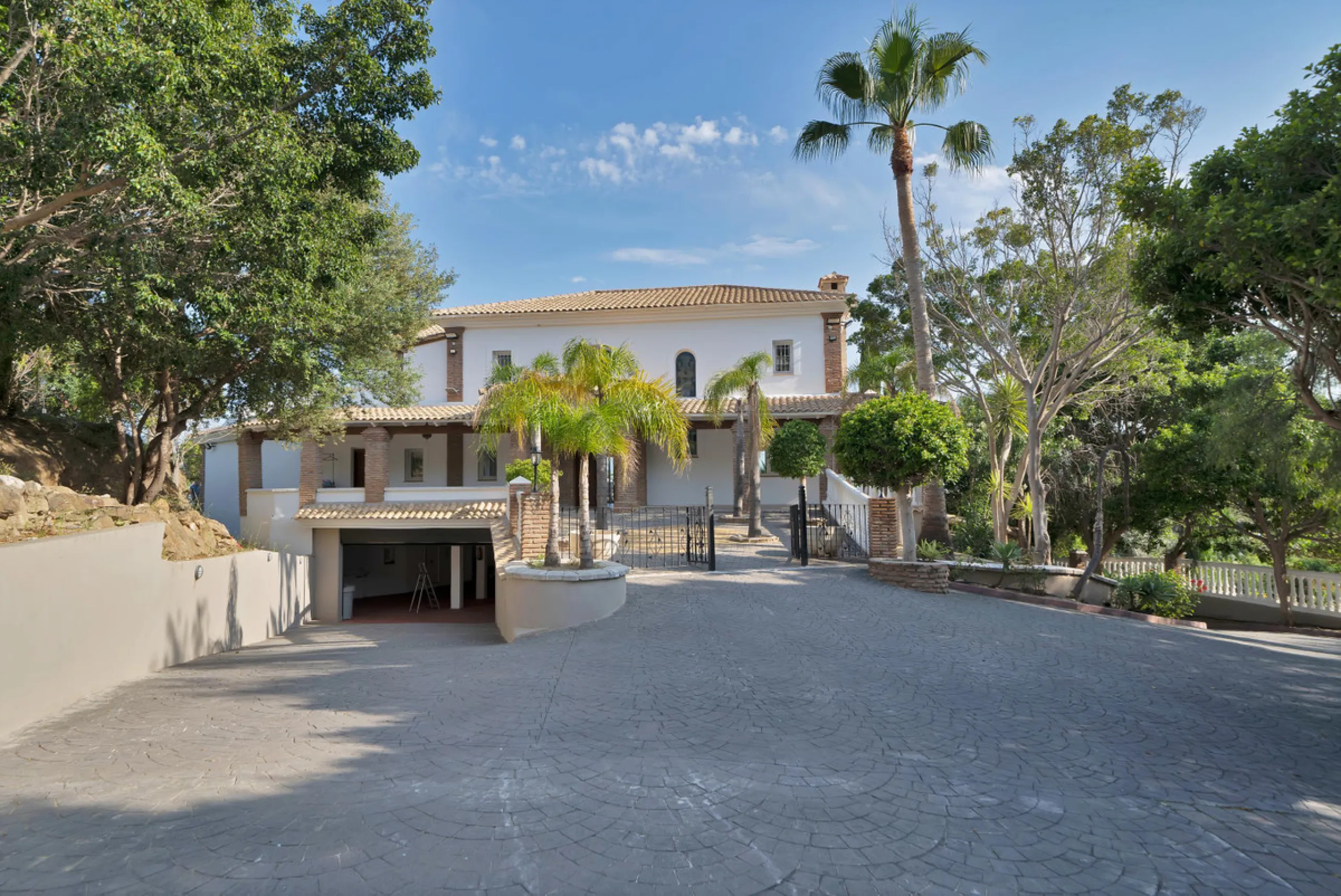 A Royal Retreat in La Capellanía, Benalmádena
