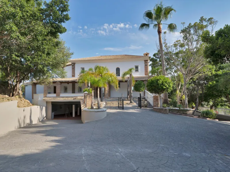 A Royal Retreat in La Capellanía, Benalmádena