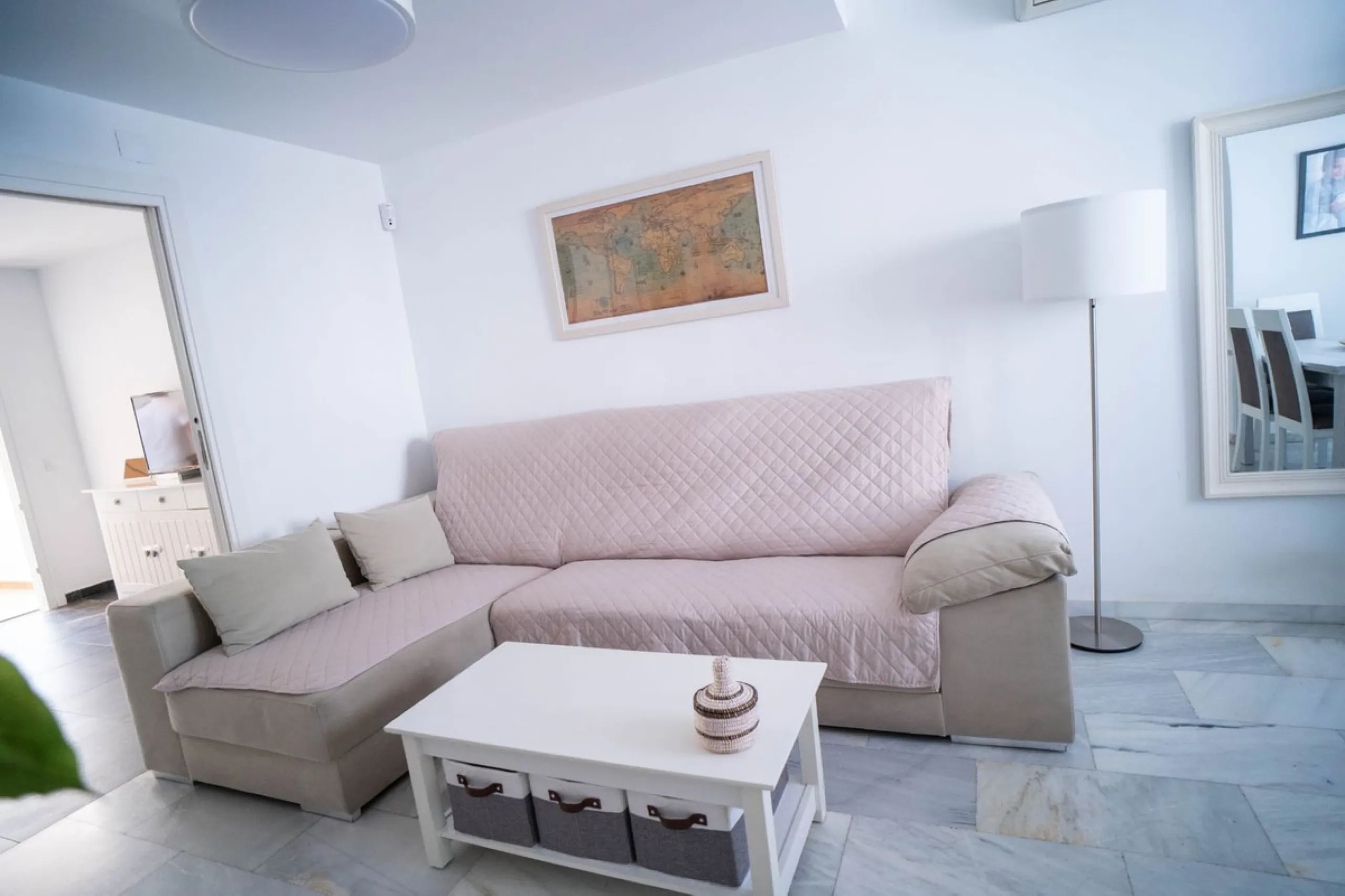 House - Semi-Detached House в продаже в Mijas, Málaga. В доме 6 спален и 3 ванных комнат. Площадь дома 200 м²