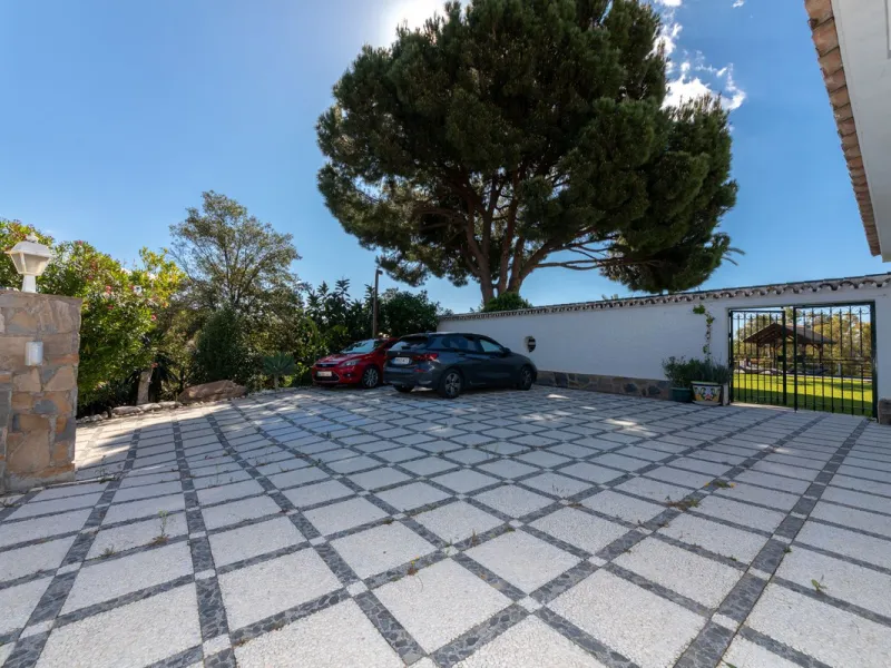 Charming Countryside Home for Sale in Entrerríos, Mijas