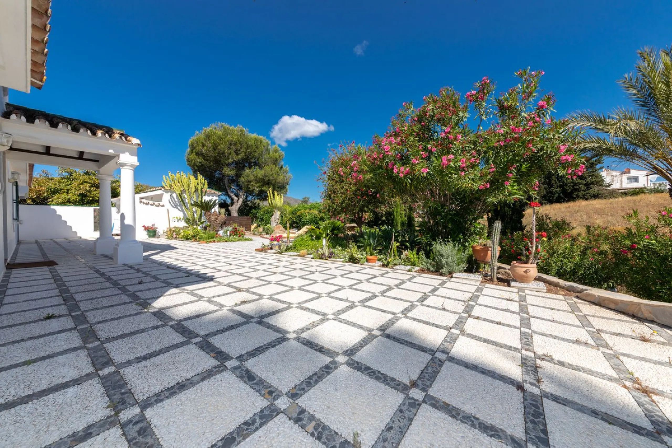 Charming Countryside Home for Sale in Entrerríos, Mijas