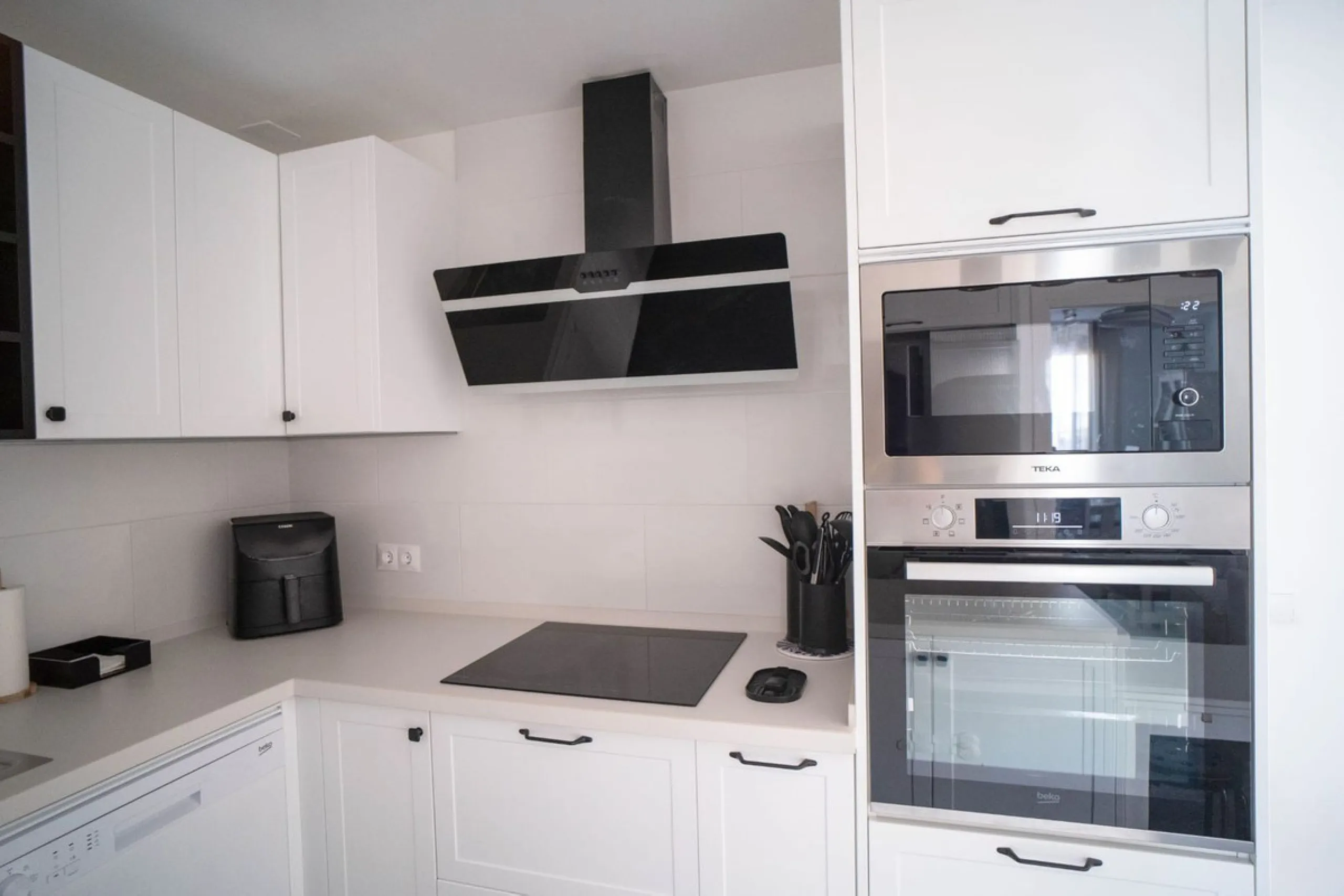 House - Semi-Detached House в продаже в Mijas, Málaga. В доме 6 спален и 3 ванных комнат. Площадь дома 200 м²