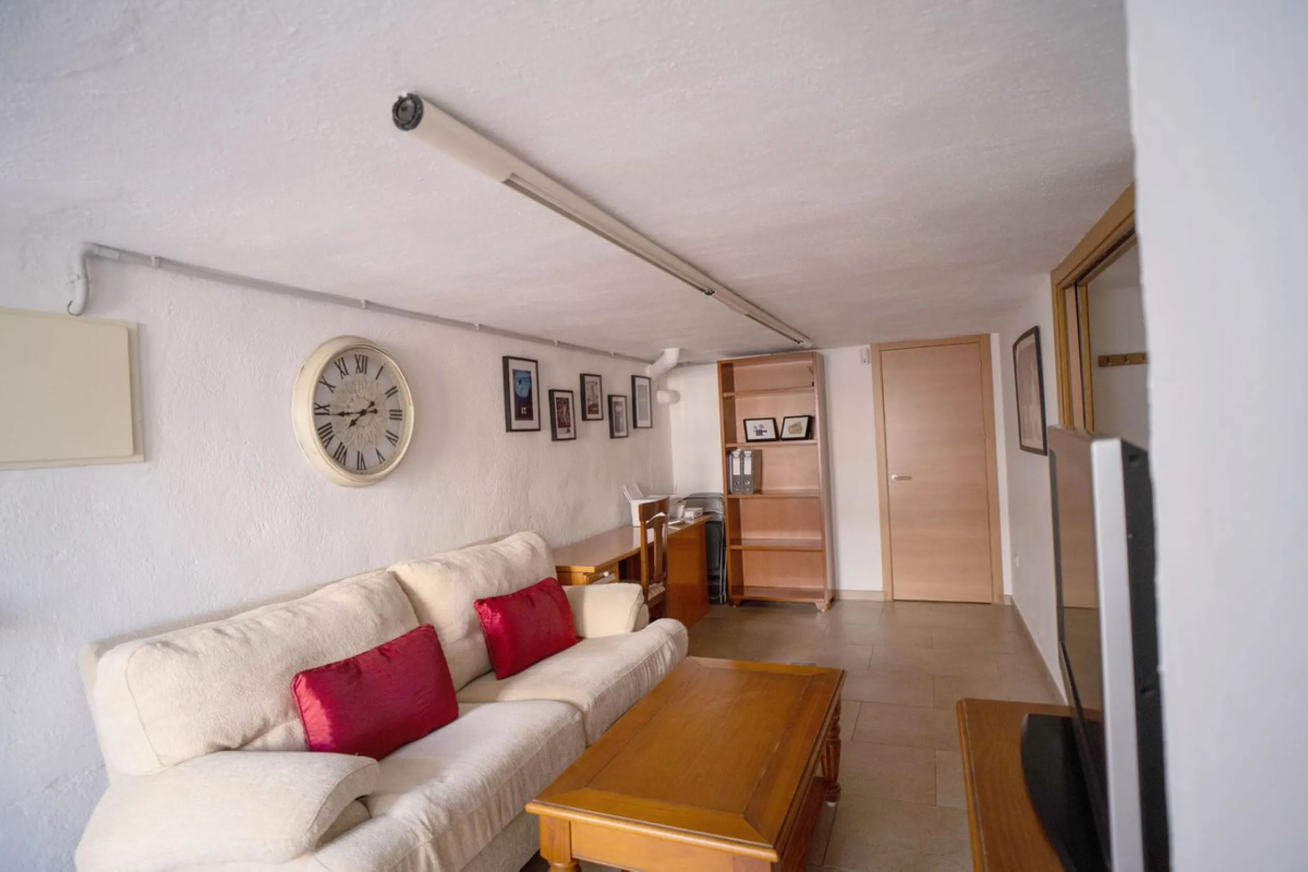 House - Semi-Detached House в продаже в Mijas, Málaga. В доме 6 спален и 3 ванных комнат. Площадь дома 200 м²