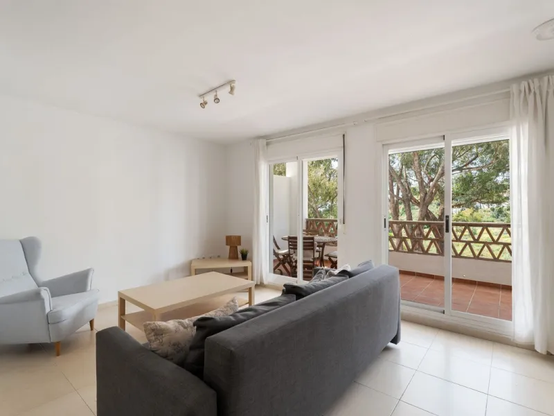 Spacious 2-Bedroom Apartment near Torrequebrada Golf & Walking Distance to the Beach.