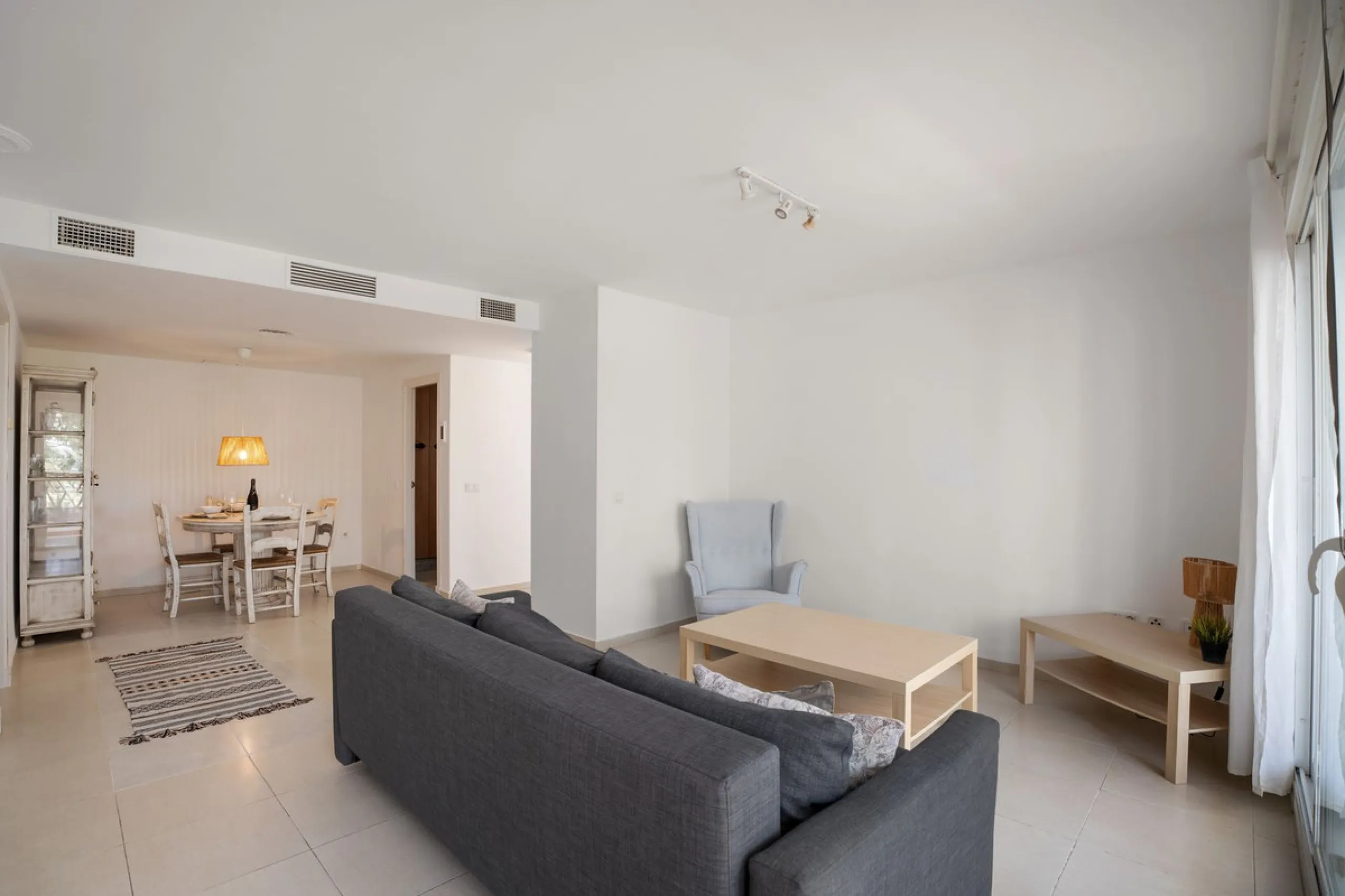 Spacious 2-Bedroom Apartment near Torrequebrada Golf & Walking Distance to the Beach.